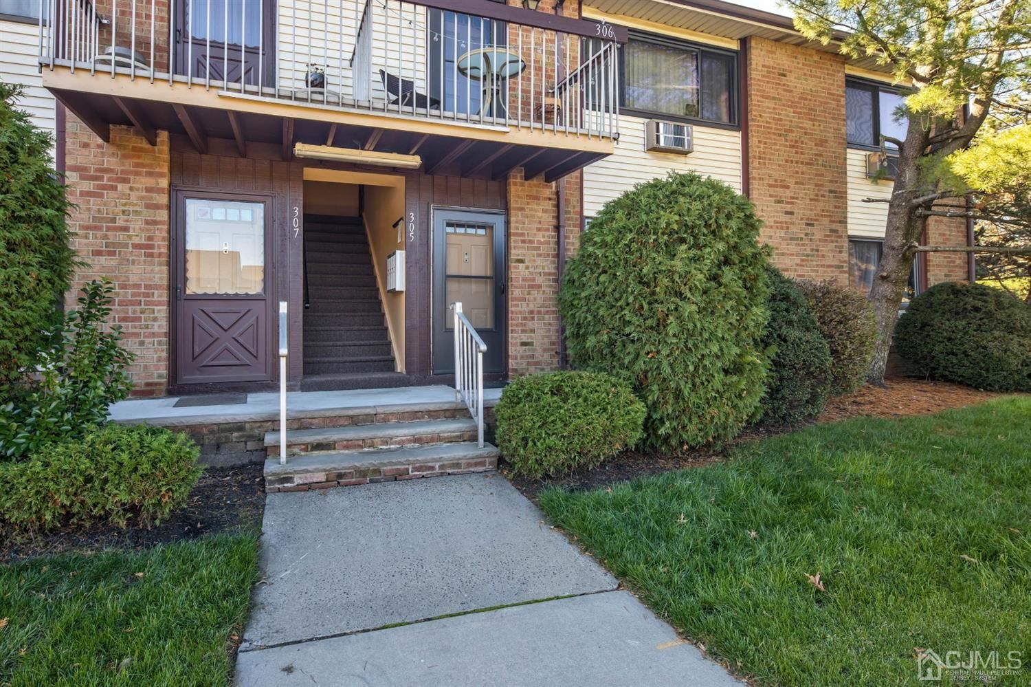 305 Cricket Ln, Woodbridge, NJ 07095 1 Bed, 1 Bath Condo MLS