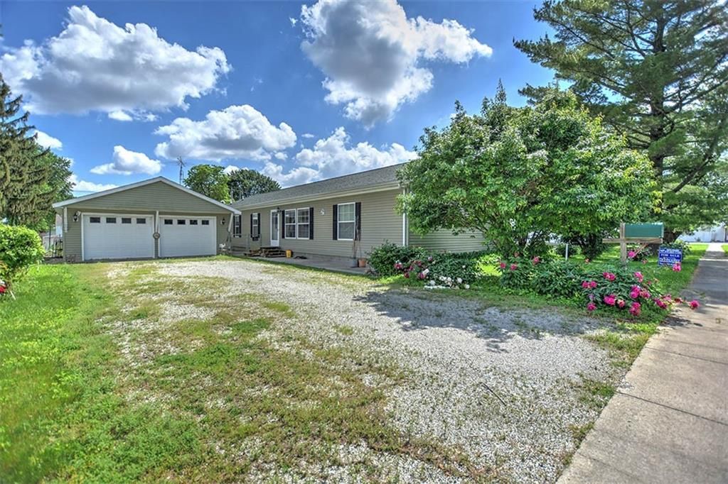 118 E Maple St, Moweaqua, IL 62550 Trulia