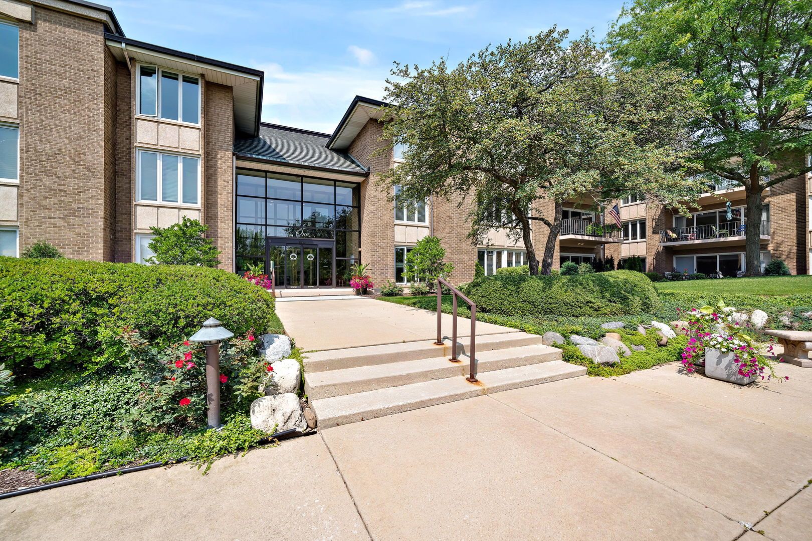 1 Oak Brook Club Dr A207, Oak Brook, IL 60523 MLS 11877648 Trulia