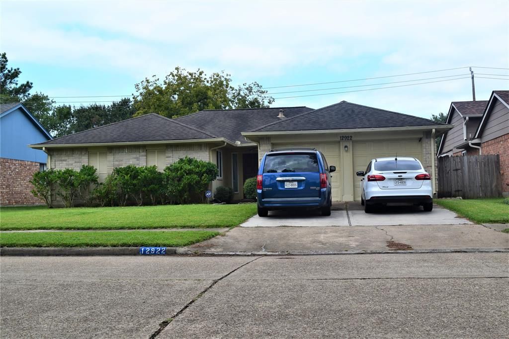12922 Newberry St, Sugar Land, TX 3 Bed, 2 Bath Single
