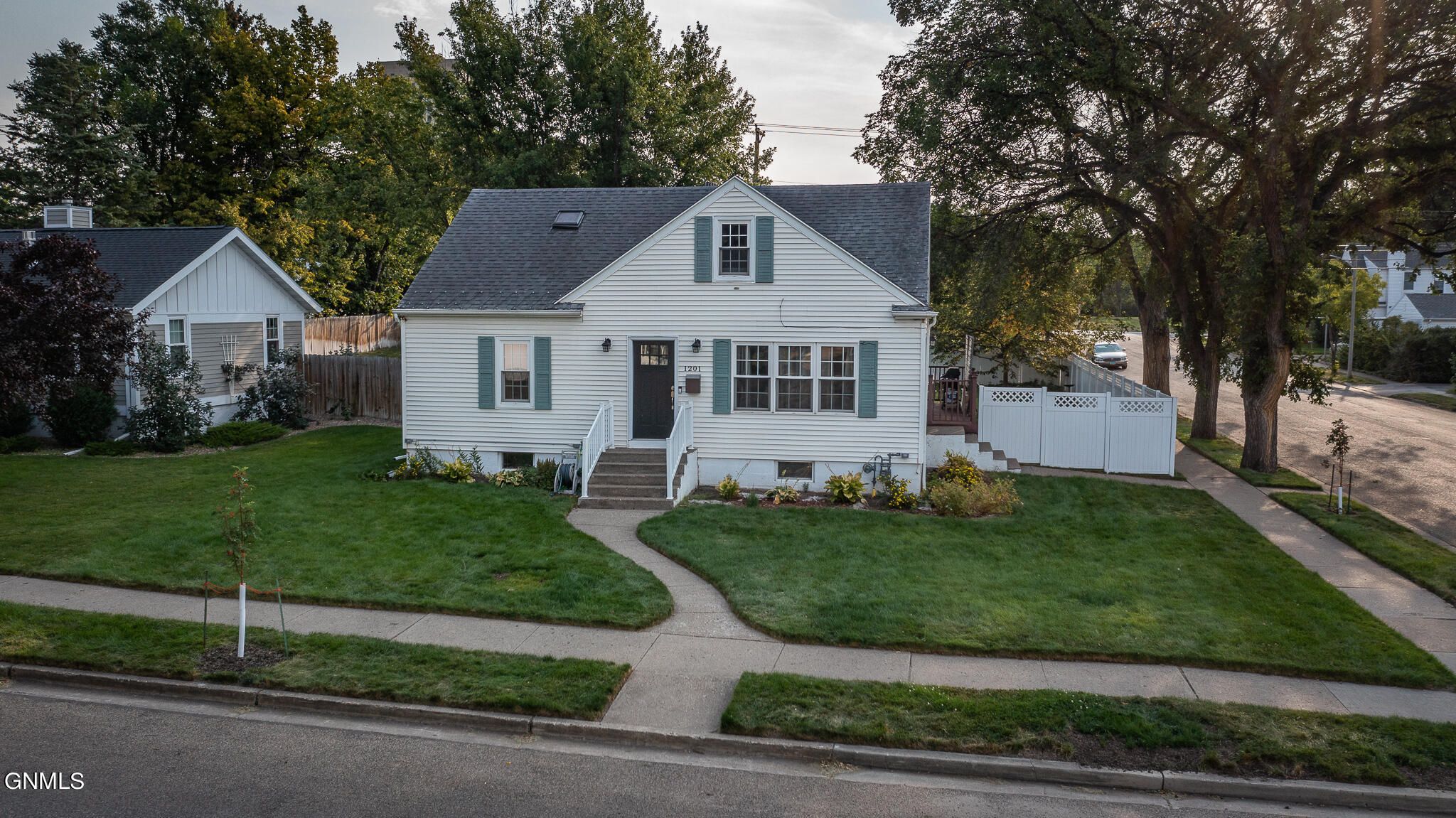 1201 N 3rd St, Bismarck, ND 58501 Trulia