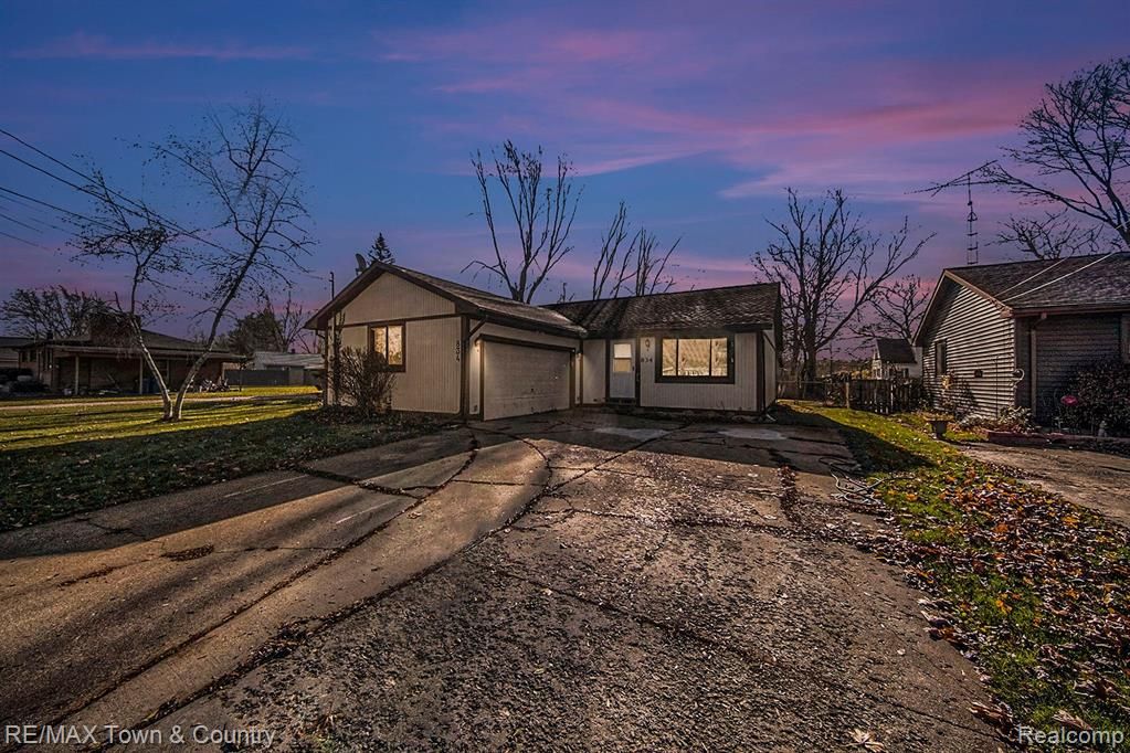 834 Gerald St, Flushing, MI 48433 MLS 20230098591 Trulia