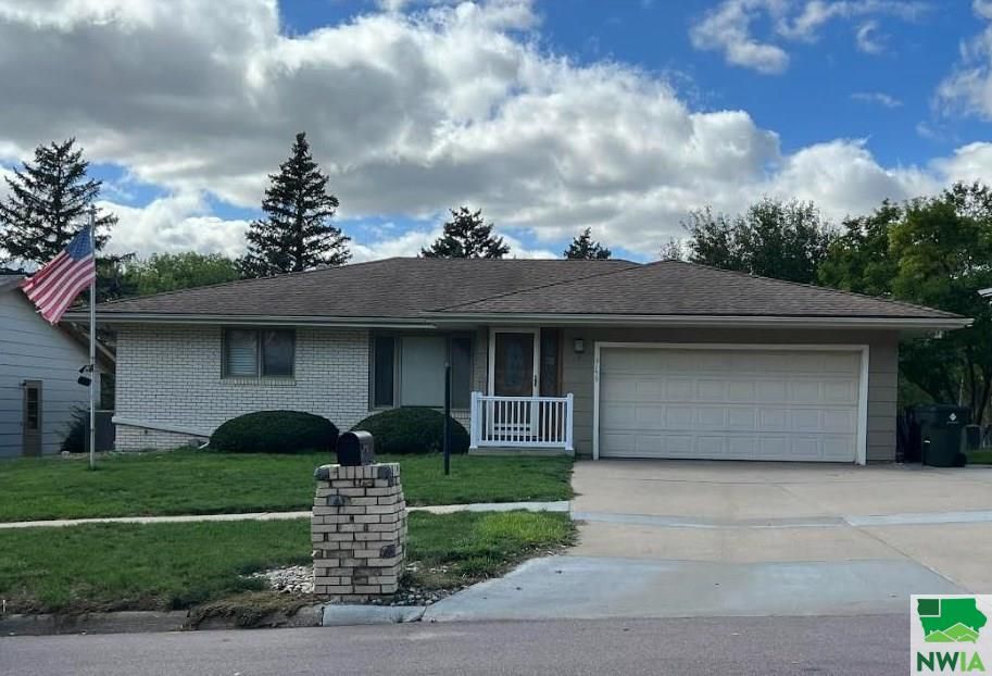 3159 Cheyenne Blvd, Sioux City, IA 51104 MLS 822545 Trulia