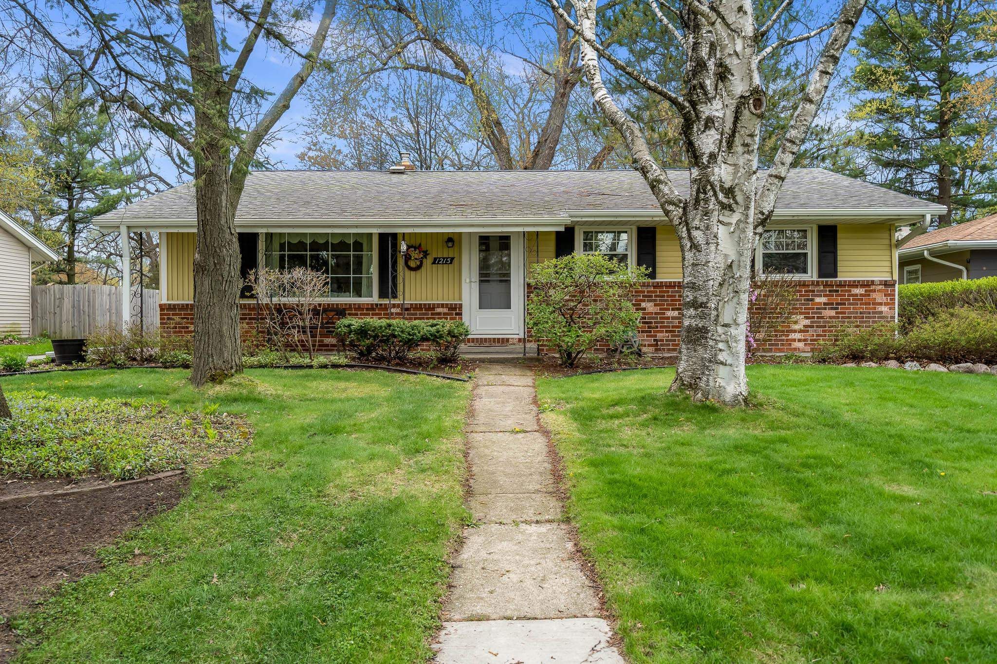 1215 Charlotte Dr, Rockford, IL 61108 Trulia
