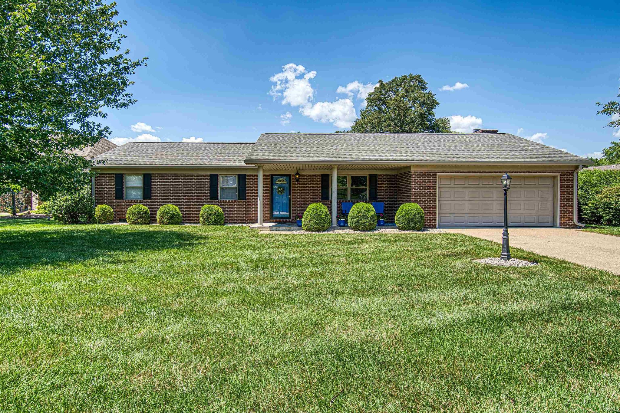 8344 Stonegate Dr, Newburgh, IN 47630 - See Est. Value, Schools & More