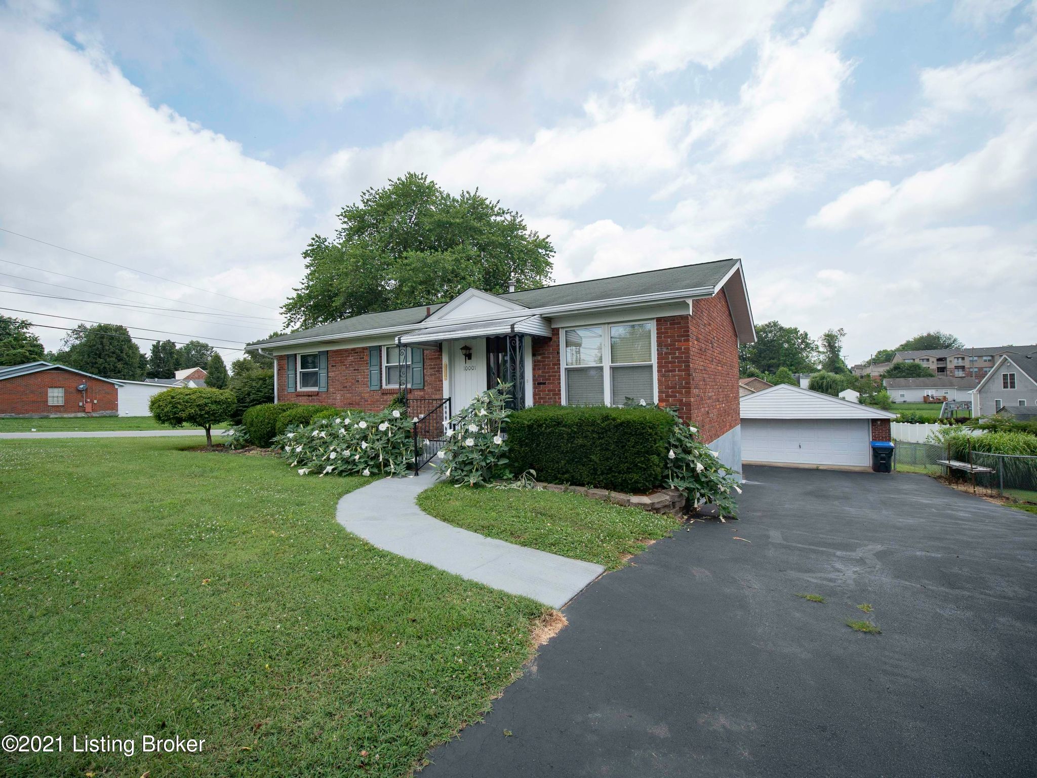 10001 McNeely Lake Dr, Louisville, KY 40229 Trulia