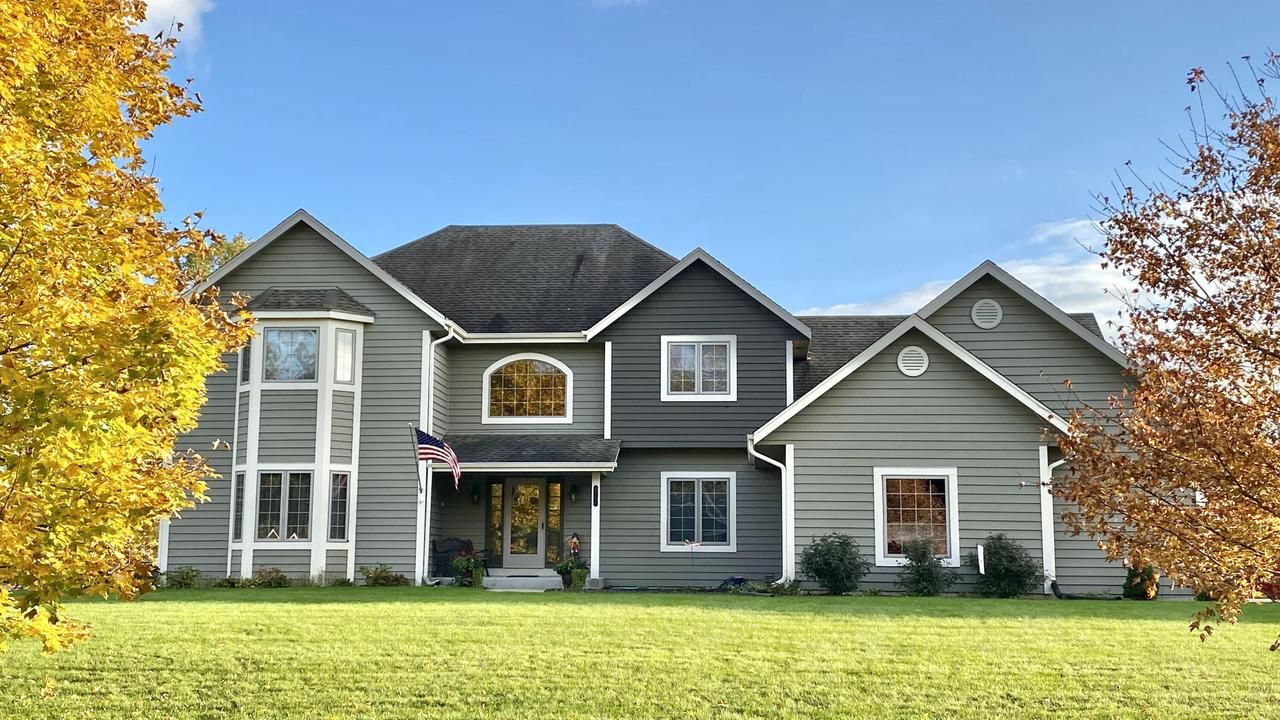 8165 West Hillview Dr, Mequon, WI 53097 Trulia