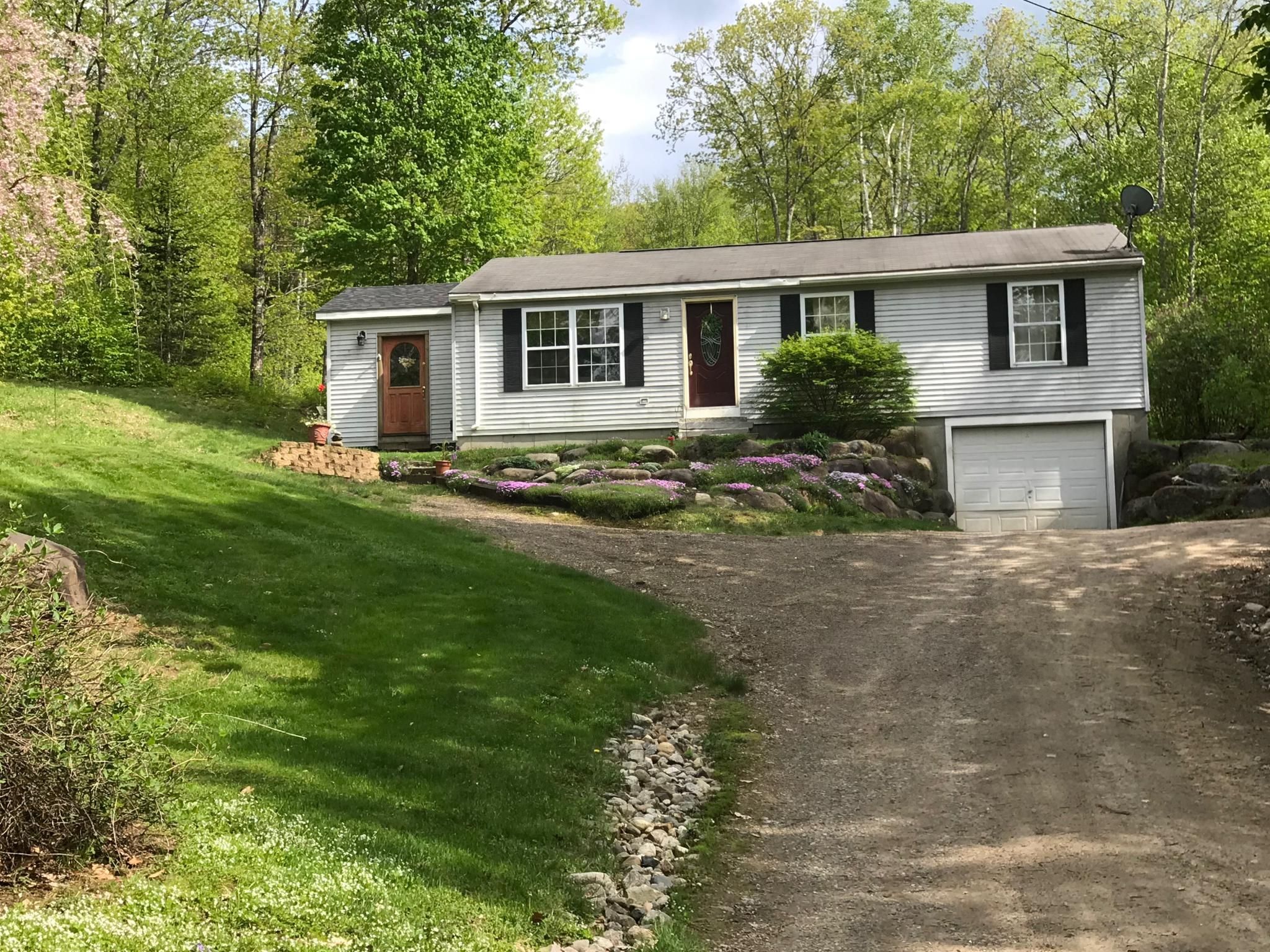 26 Ames Rd, Campton, NH 3 Bed, 2 Bath SingleFamily Home 9 Photos
