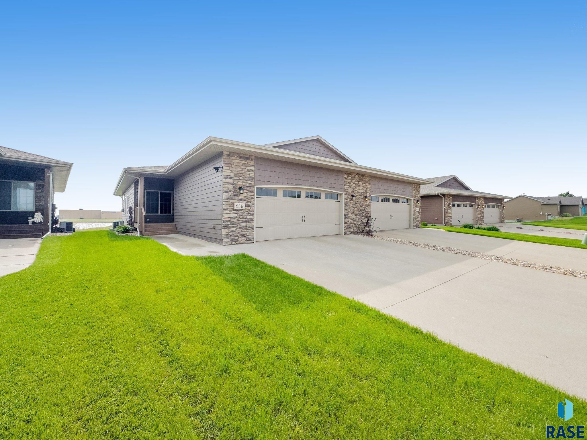 9317 W 32nd St, Sioux Falls, SD 57106 | MLS# 22403643 | Trulia