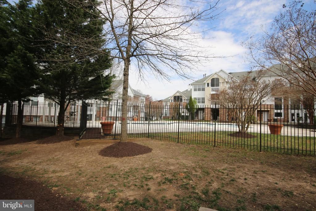6622 Lake Park Dr 1H, Greenbelt, MD 2 Bed, 2 Bath Condo 15 Photos