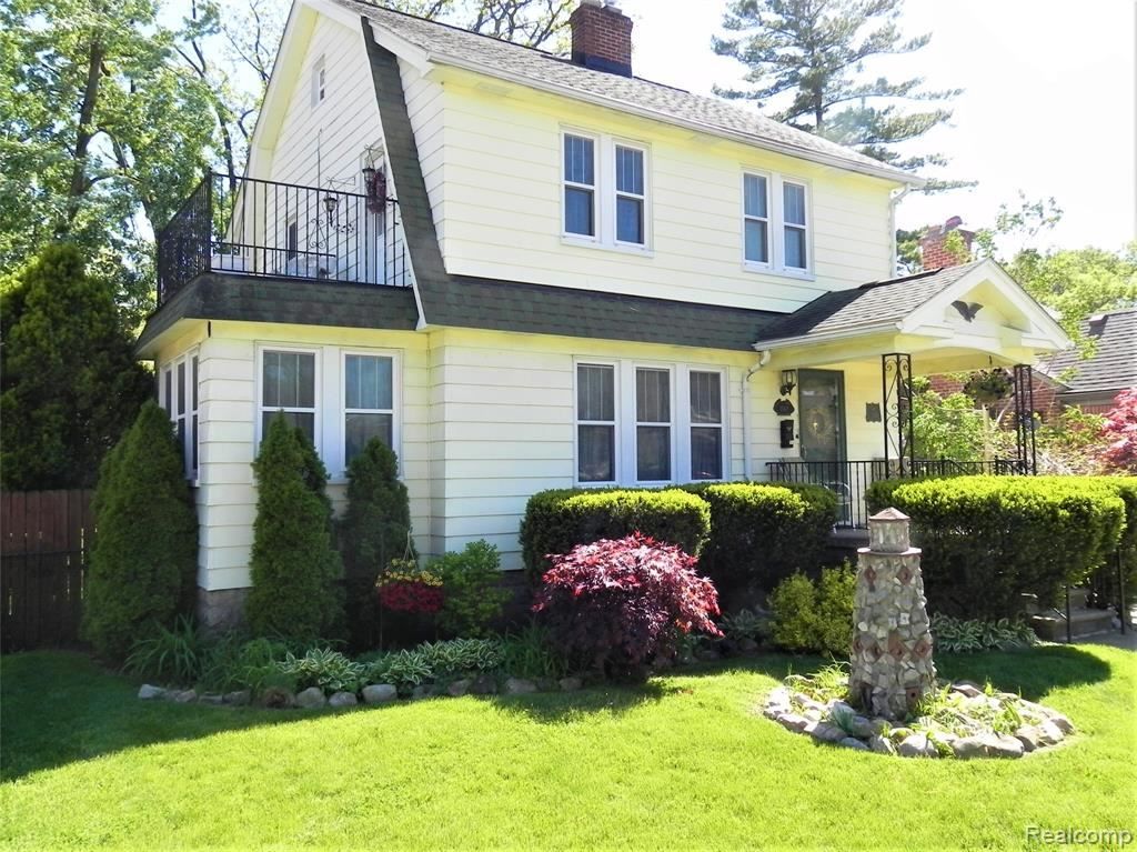 1567 W Troy St, Ferndale, MI 3 Bed, 2 Bath SingleFamily Home 29