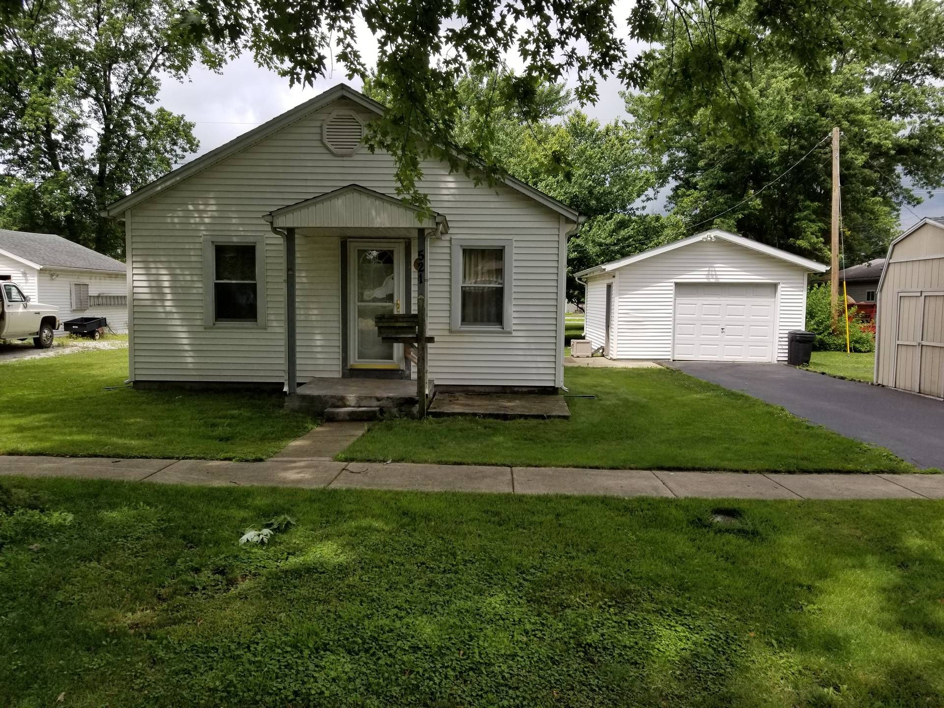 521 N Macon St, Moweaqua, IL 62550 Trulia