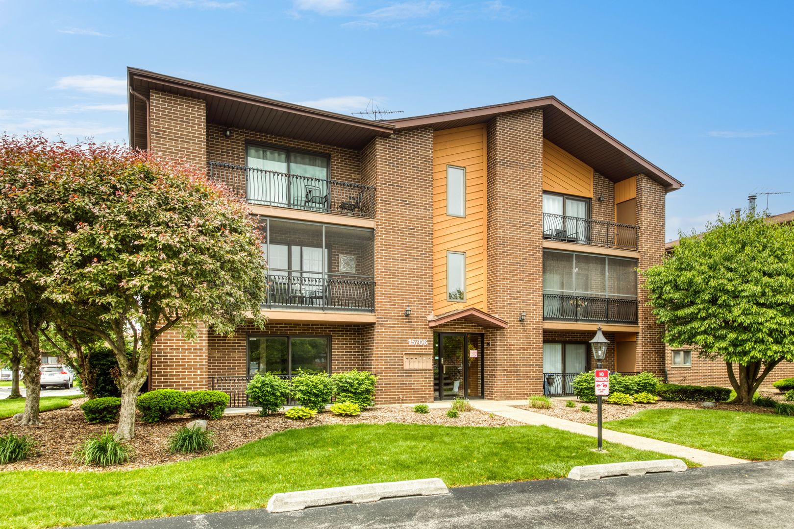 15706 Revere Ct #1B, Oak Forest, IL 60452 - See Est. Value, Schools & More