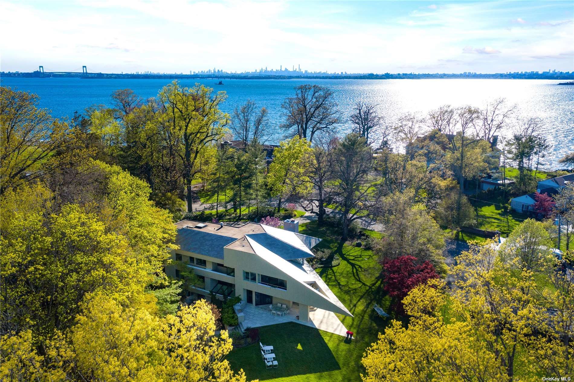 49 Pond Rd, Great Neck, NY 11024 MLS 3308557 Trulia