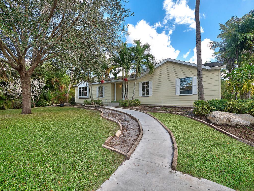 4690 Royal Palm Beach Blvd, Royal Palm Beach, FL 3 Bed, 2 Bath Single