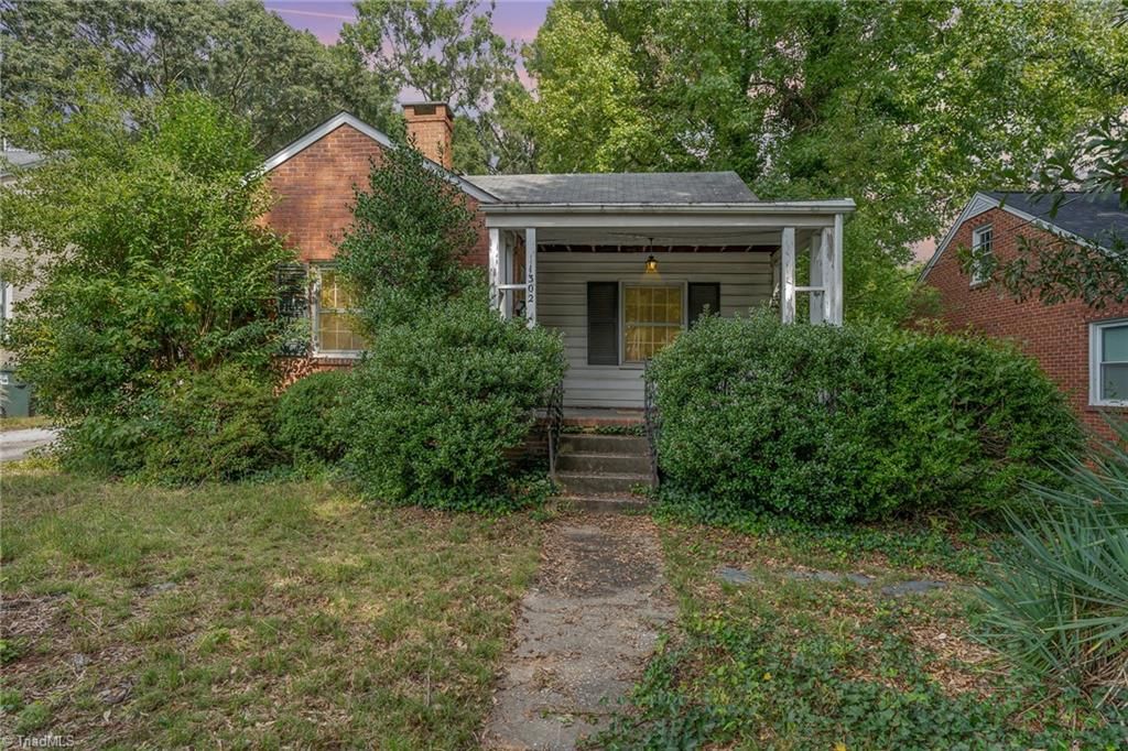 1302 Winstead Pl, Greensboro, NC 27408 - See Est. Value, Schools & More