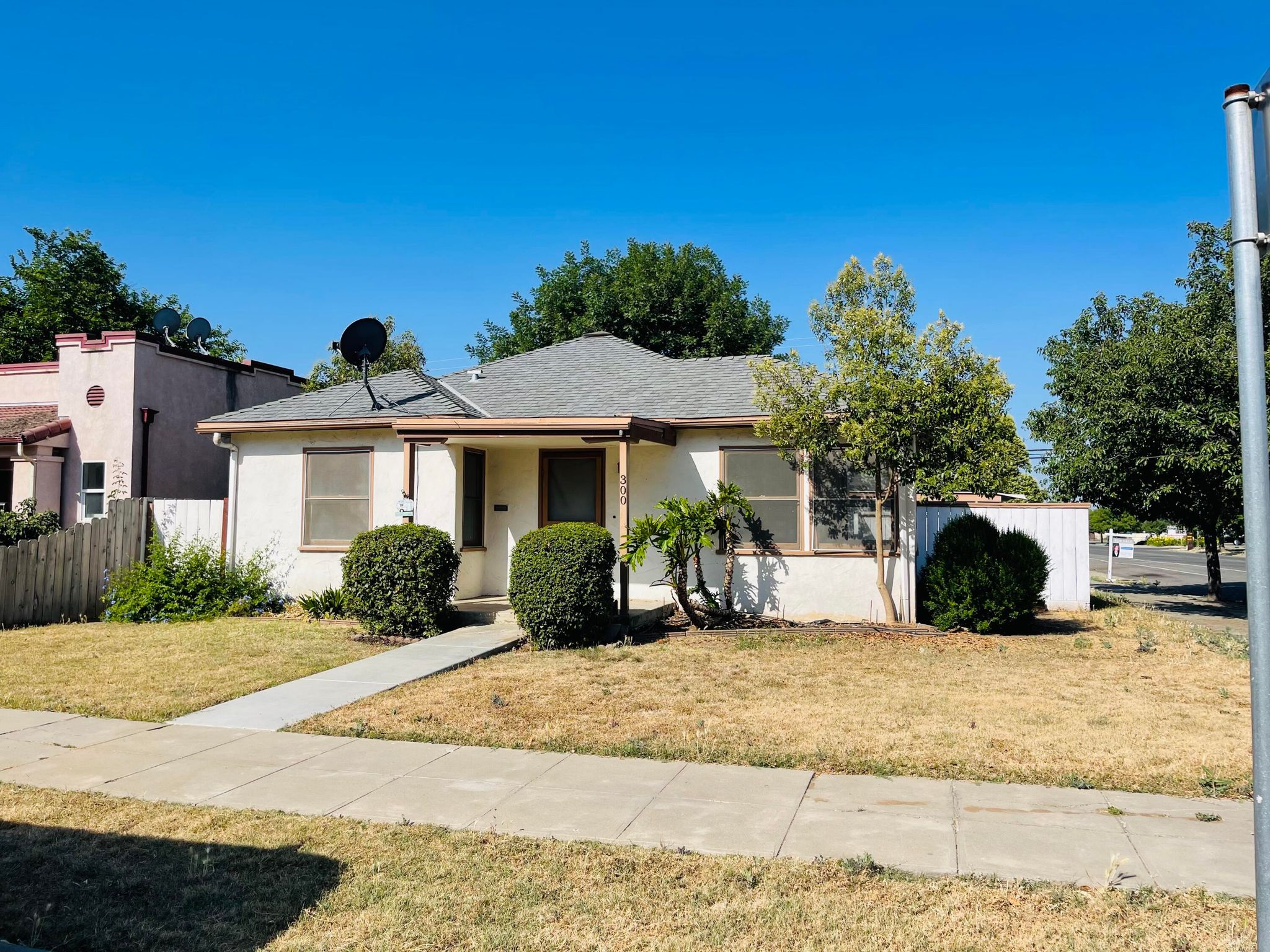 300 S E Street, Exeter, CA 93221 Trulia