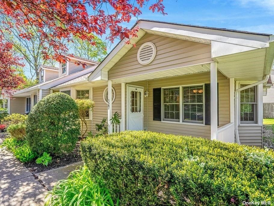 327 Oakwood Avenue UNIT 327, Bayport, NY 11705 Trulia