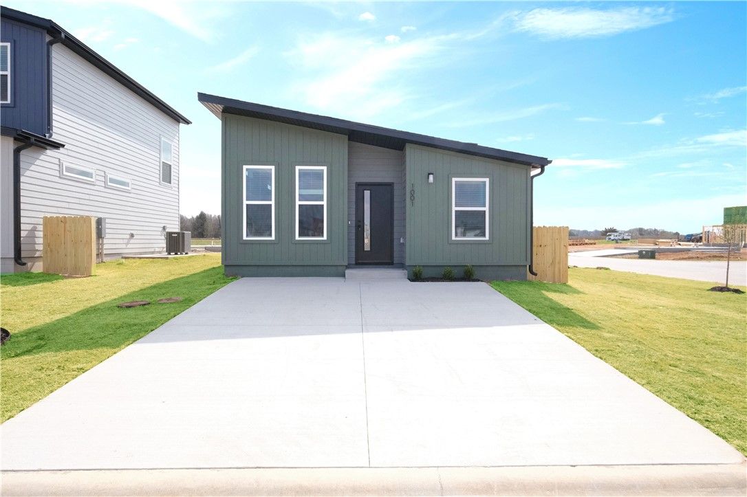 1001 Kentucky Ave, Centerton, AR 72719 - See Est. Value, Schools & More