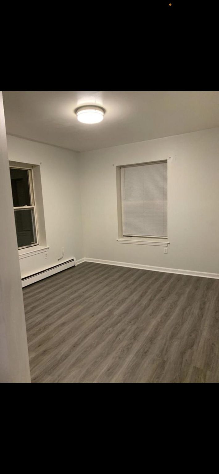 22 W Porter St 3B, Waterbury, CT 2 Bed, 1 Bath