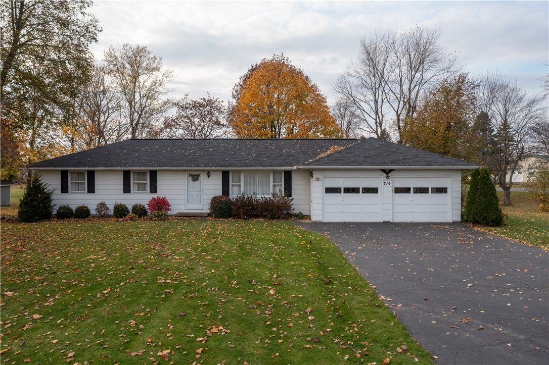 714 Hook Rd, Farmington, NY 14425 See Estimated Value