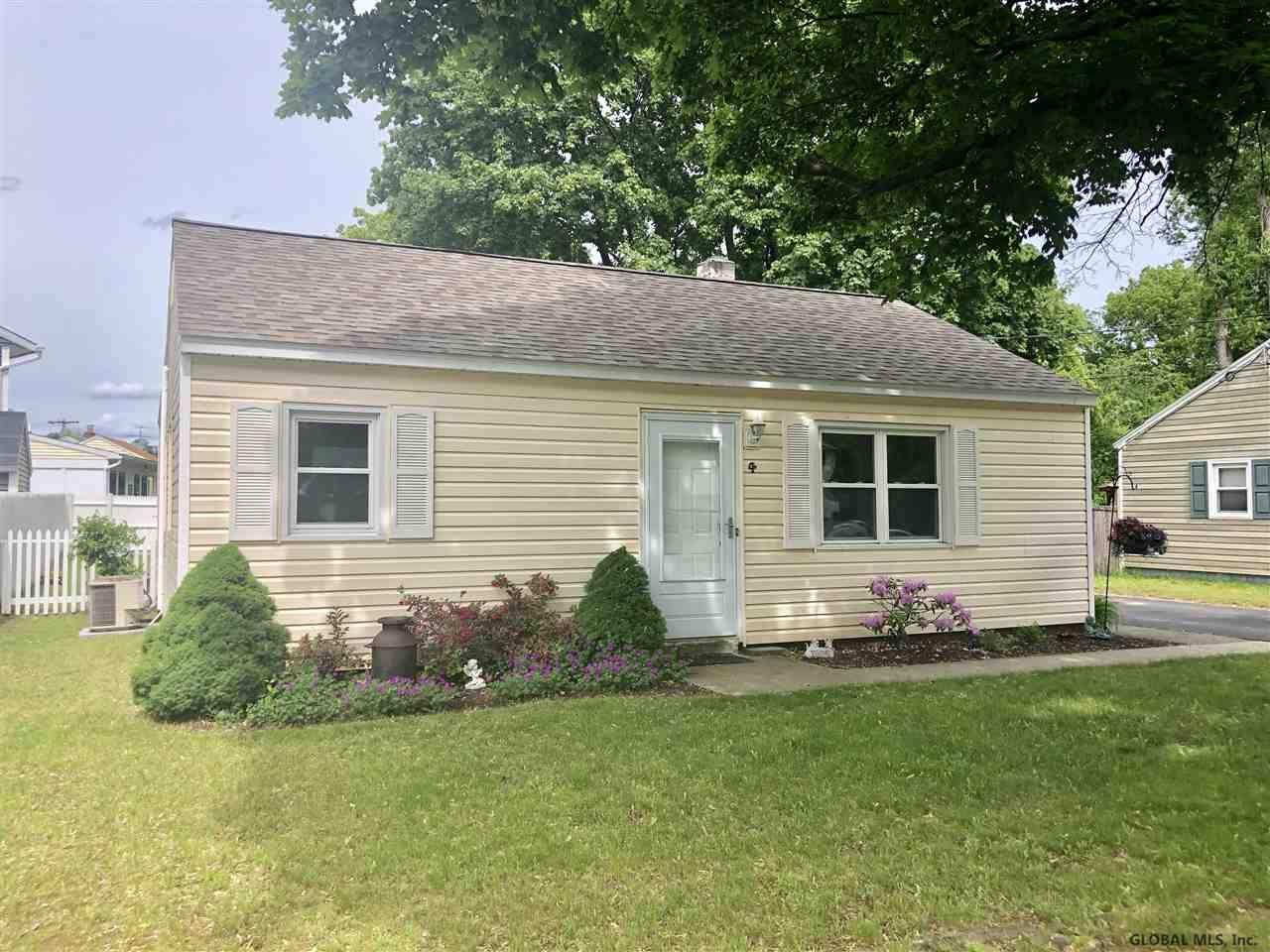 4 Crown Ct Loudonville NY 12211 Trulia
